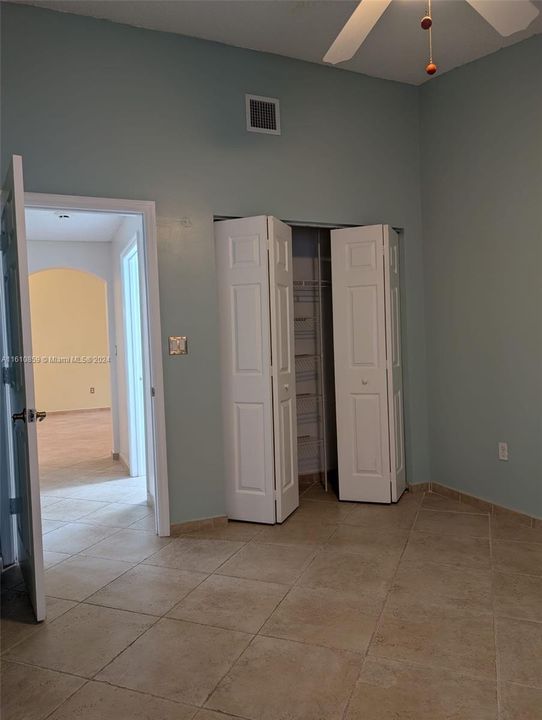 Recently Rented: $4,300 (3 beds, 2 baths, 1889 Square Feet)