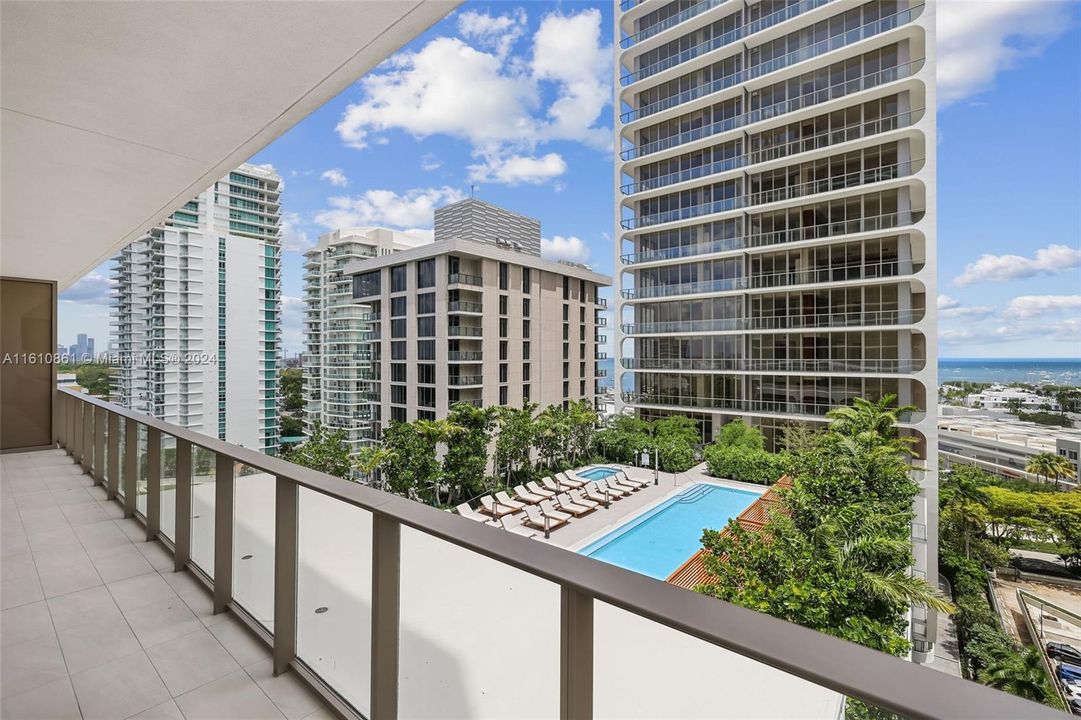 For Sale: $1,799,000 (2 beds, 2 baths, 1087 Square Feet)