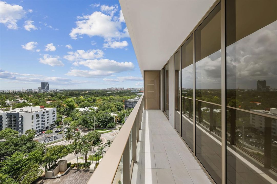 For Sale: $1,799,000 (2 beds, 2 baths, 1087 Square Feet)