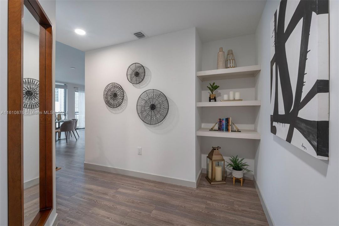 For Rent: $3,981 (2 beds, 2 baths, 1098 Square Feet)