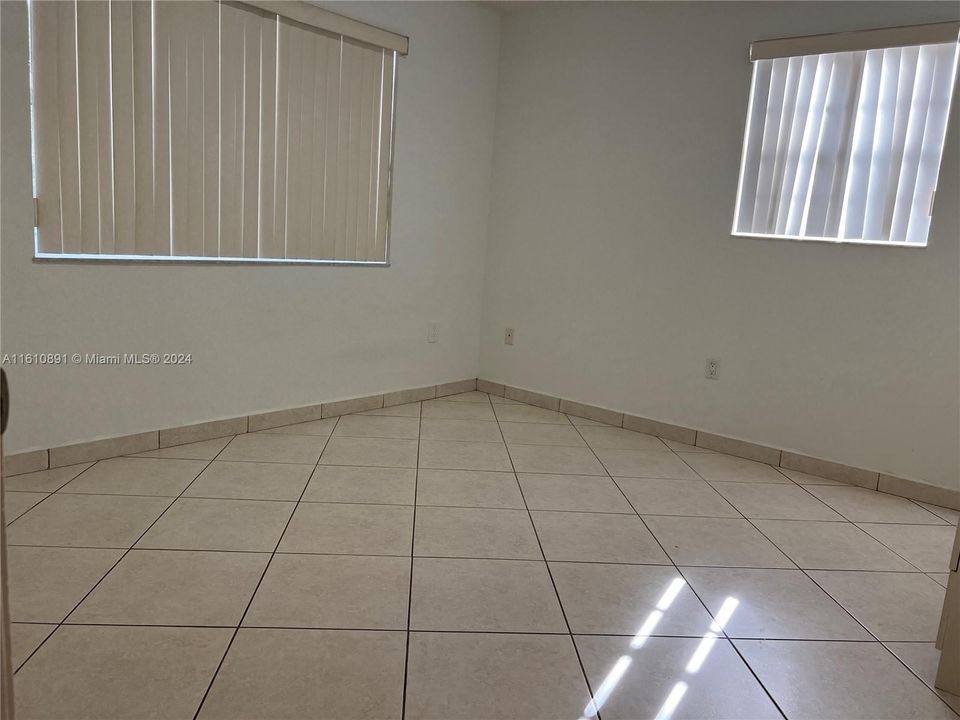 For Rent: $5,000 (2 beds, 2 baths, 1702 Square Feet)