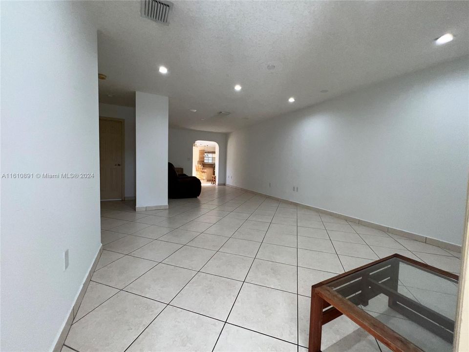 For Rent: $5,000 (2 beds, 2 baths, 1702 Square Feet)