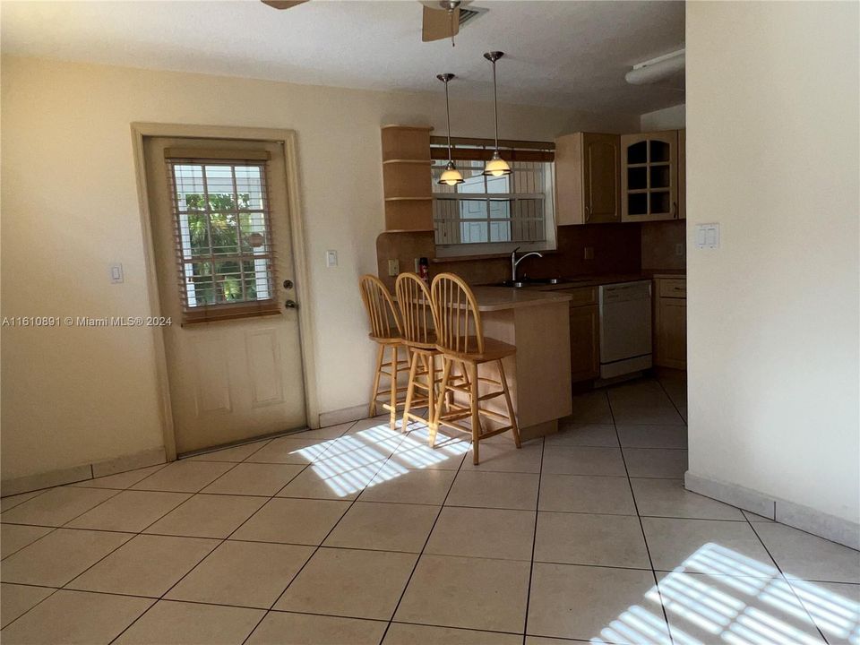 For Rent: $5,000 (2 beds, 2 baths, 1702 Square Feet)