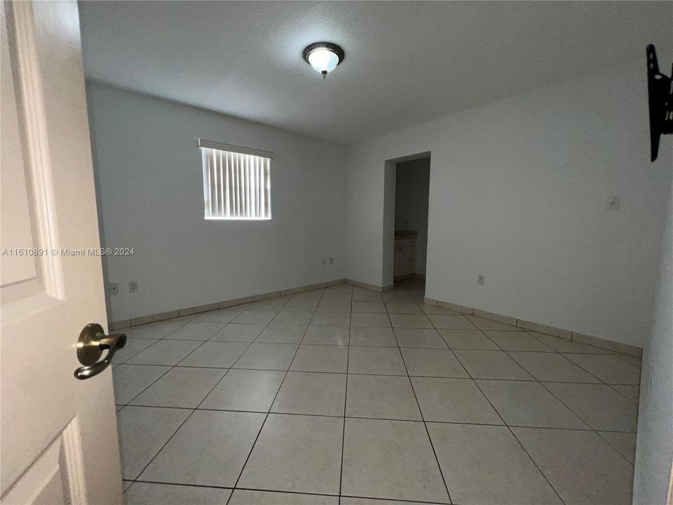 For Rent: $5,000 (2 beds, 2 baths, 1702 Square Feet)