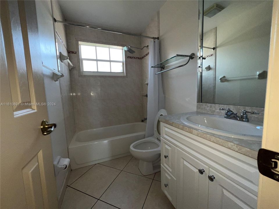 For Rent: $5,000 (2 beds, 2 baths, 1702 Square Feet)