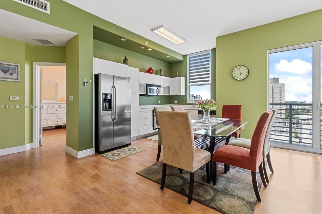 For Sale: $515,000 (2 beds, 2 baths, 1153 Square Feet)