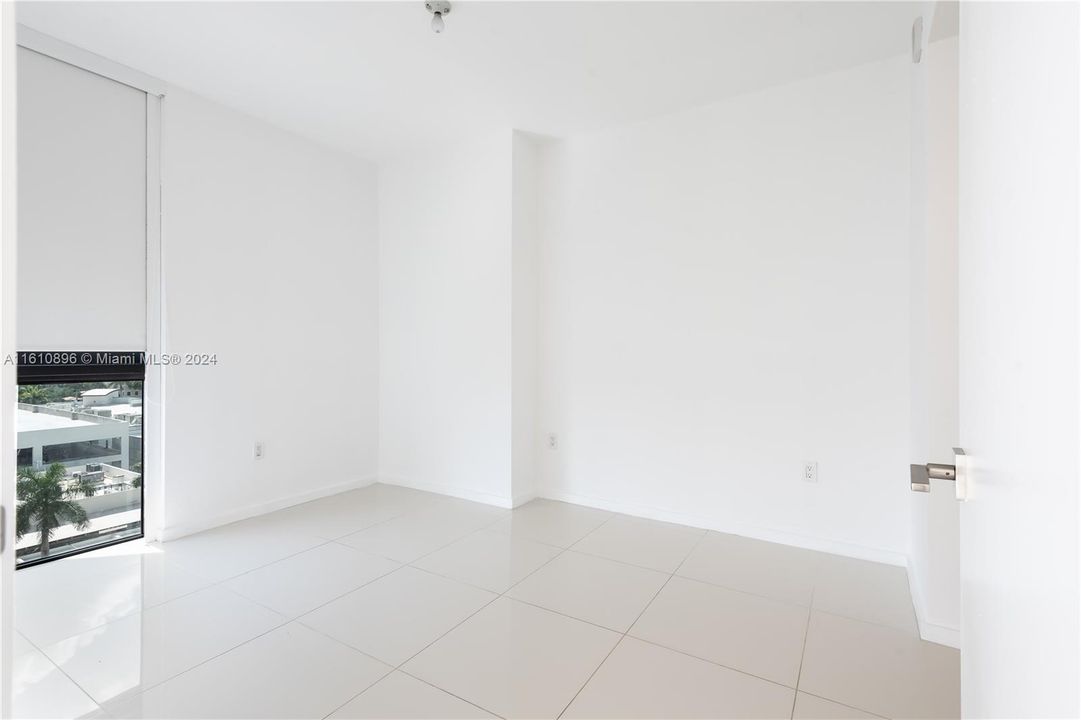For Rent: $3,600 (2 beds, 2 baths, 961 Square Feet)