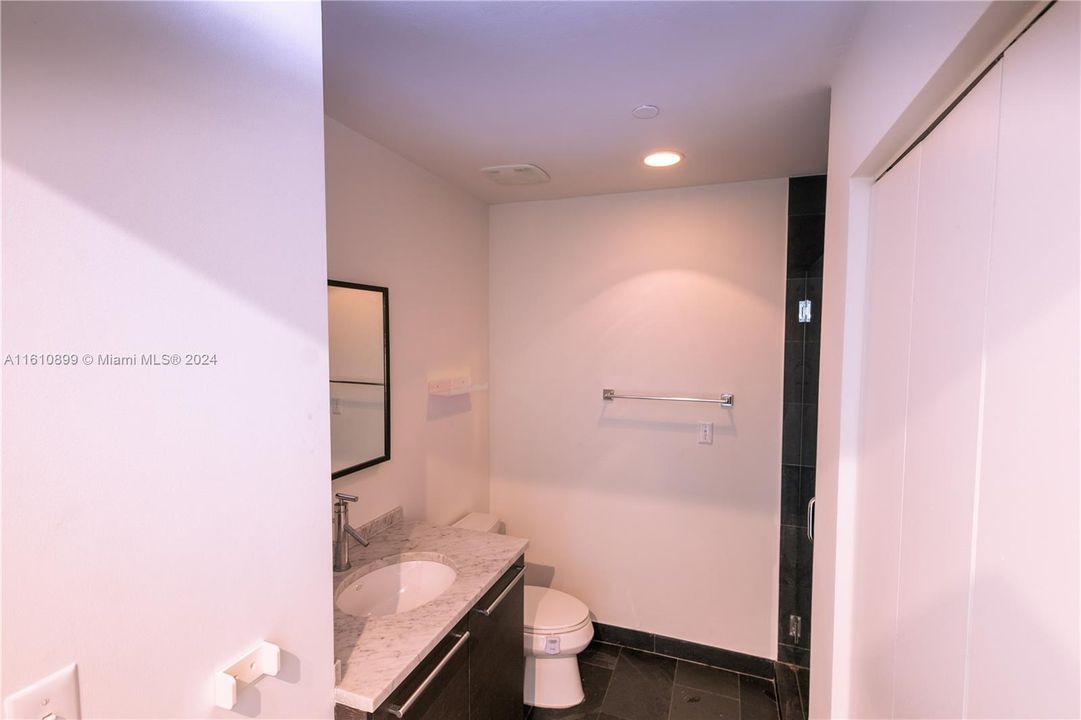 For Sale: $785,000 (1 beds, 2 baths, 912 Square Feet)