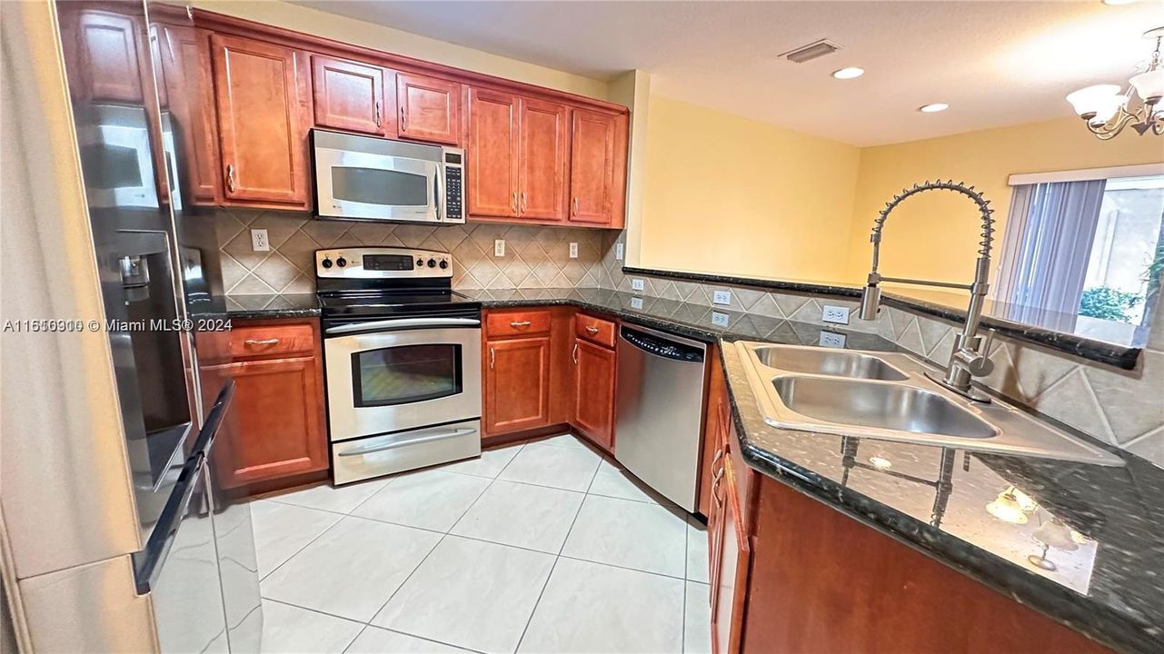 For Rent: $2,850 (3 beds, 2 baths, 1235 Square Feet)