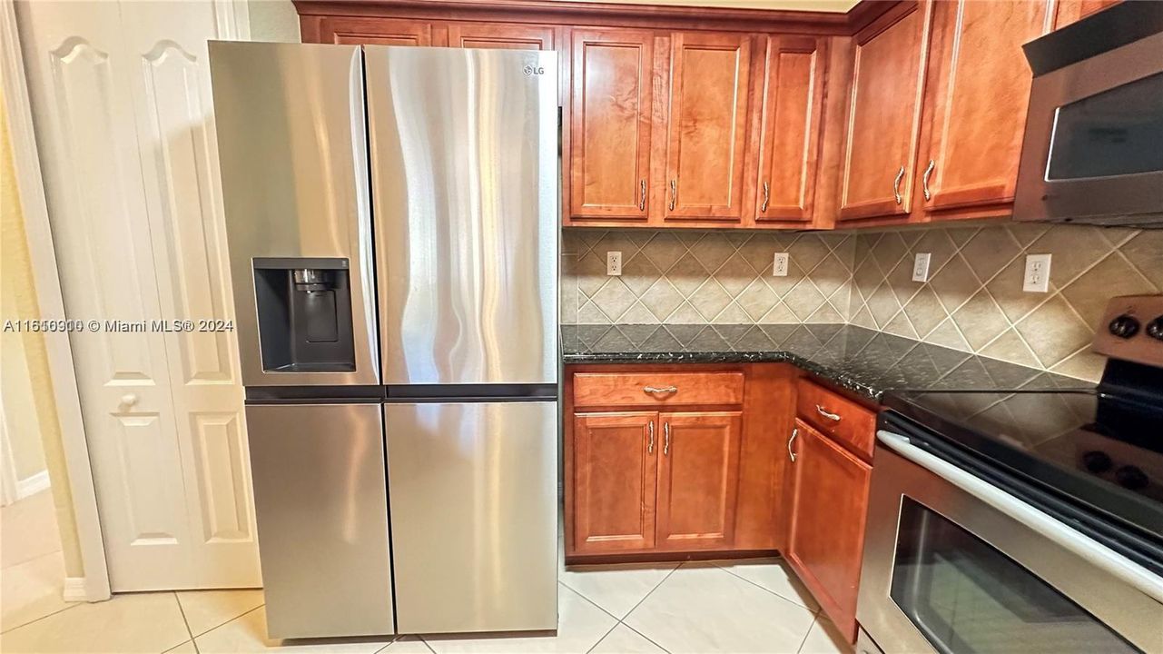 For Rent: $2,850 (3 beds, 2 baths, 1235 Square Feet)