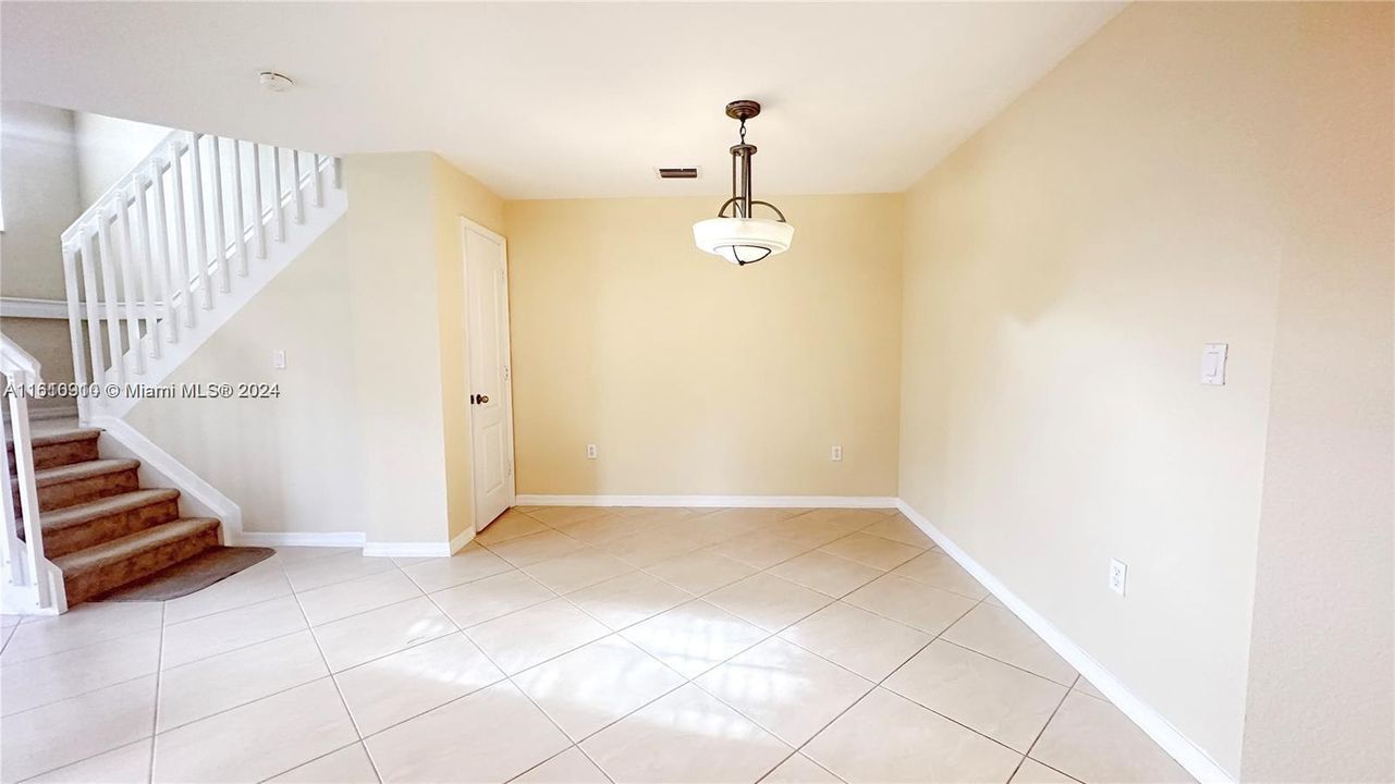 For Rent: $2,850 (3 beds, 2 baths, 1235 Square Feet)