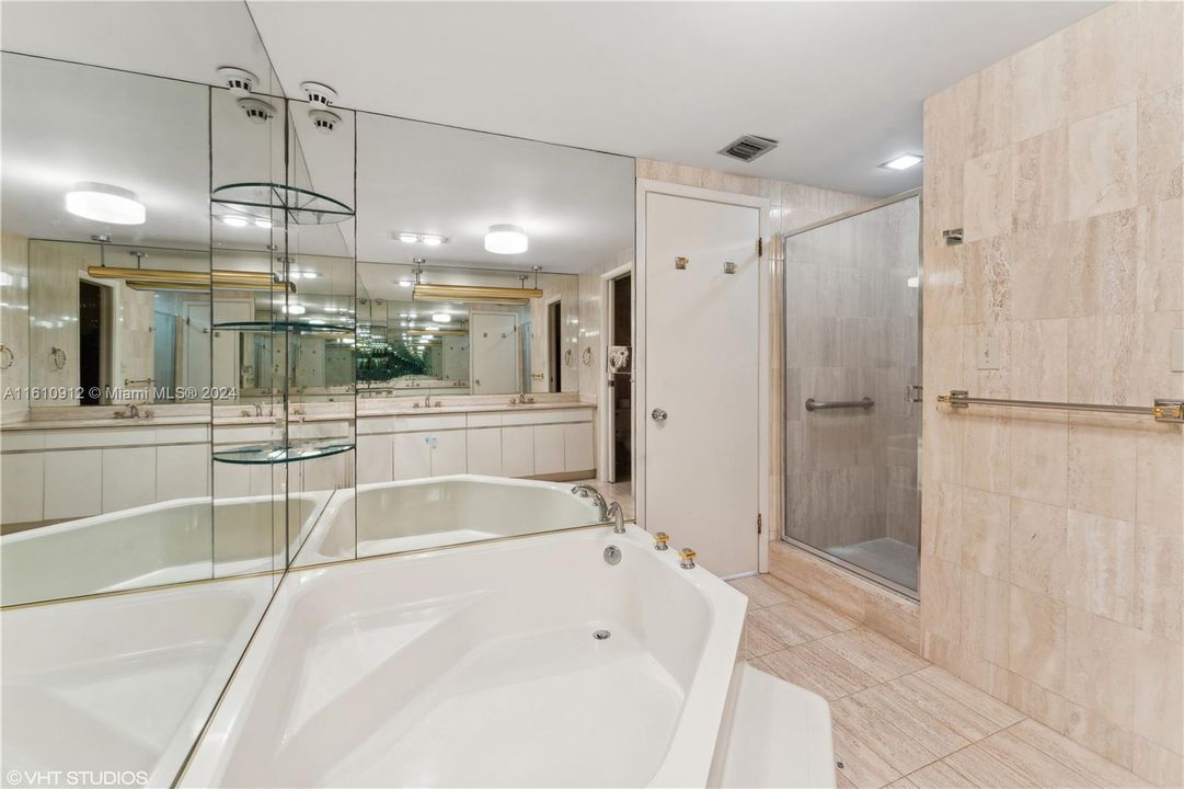 待售: $1,299,000 (2 贝兹, 2 浴室, 1967 平方英尺)