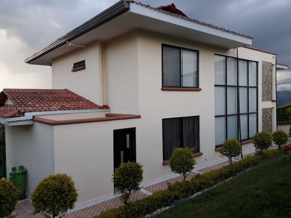 En Venta: $359,000 (3 camas, 3 baños, 0 Pies cuadrados)