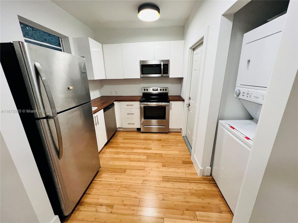 For Rent: $2,400 (1 beds, 1 baths, 800 Square Feet)