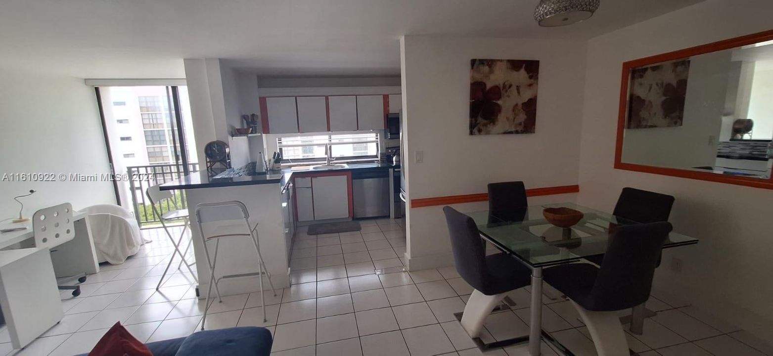 En Renta: $2,950 (2 camas, 2 baños, 894 Pies cuadrados)