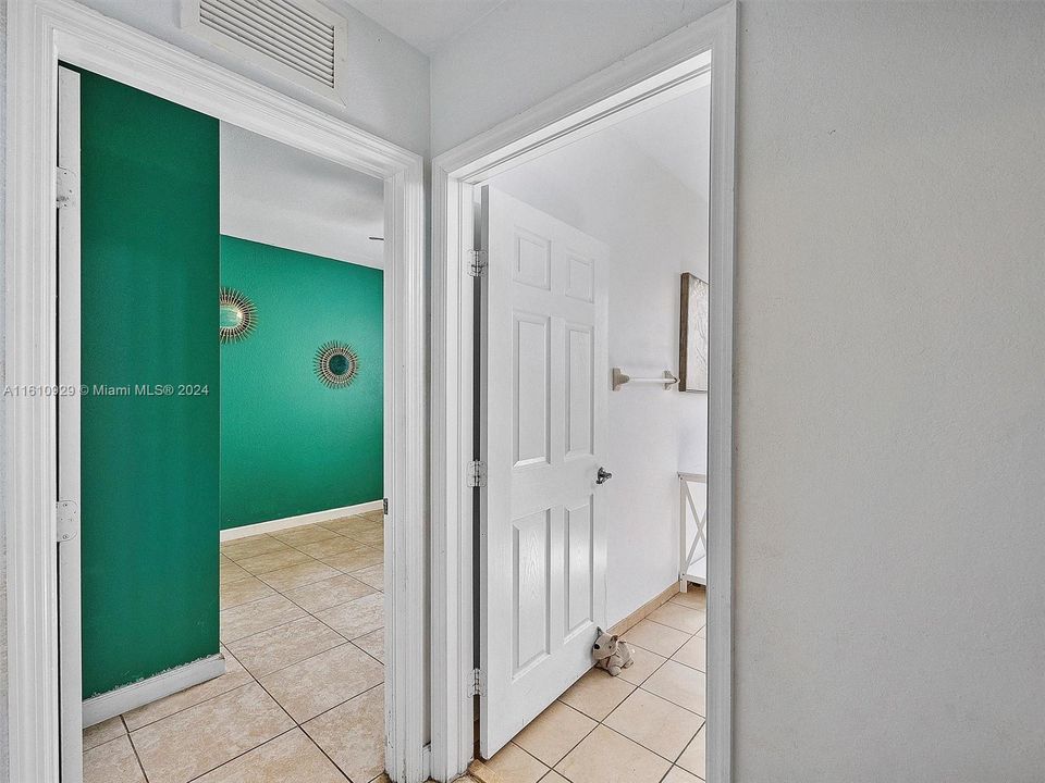 En Venta: $679,900 (4 camas, 3 baños, 2924 Pies cuadrados)