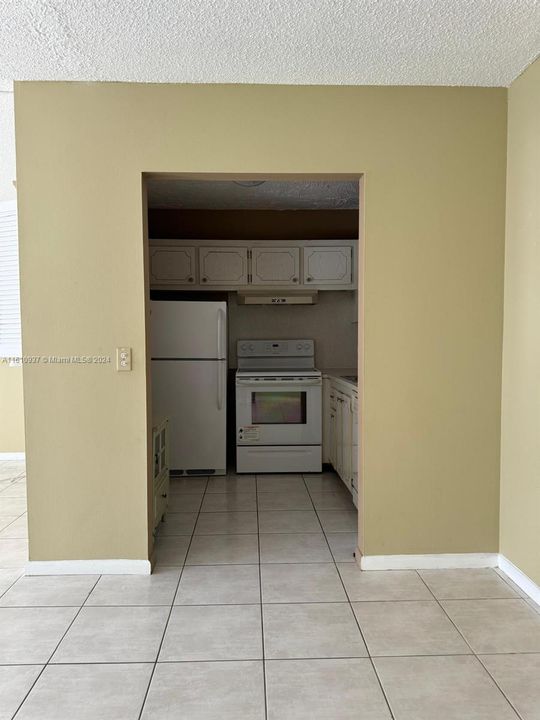For Rent: $1,650 (1 beds, 1 baths, 720 Square Feet)