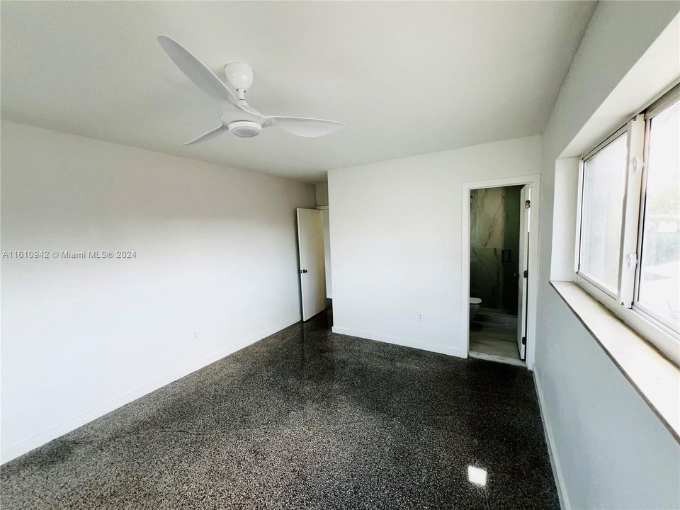 For Rent: $2,800 (2 beds, 2 baths, 1100 Square Feet)