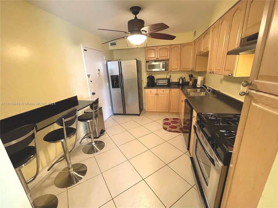 For Rent: $4,200 (3 beds, 2 baths, 1856 Square Feet)