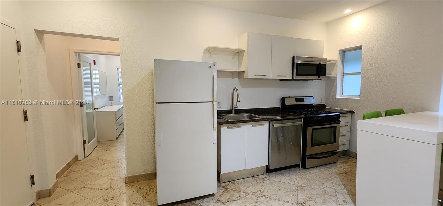 For Rent: $2,000 (1 beds, 1 baths, 530 Square Feet)