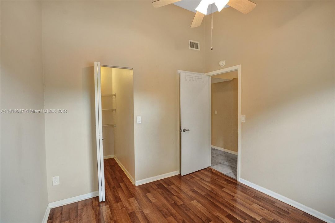 For Sale: $435,000 (3 beds, 2 baths, 1161 Square Feet)