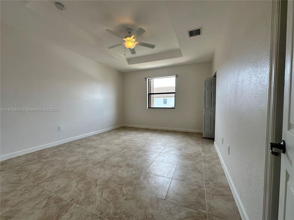 For Rent: $2,950 (3 beds, 2 baths, 1658 Square Feet)