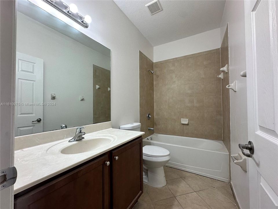 For Rent: $2,950 (3 beds, 2 baths, 1658 Square Feet)