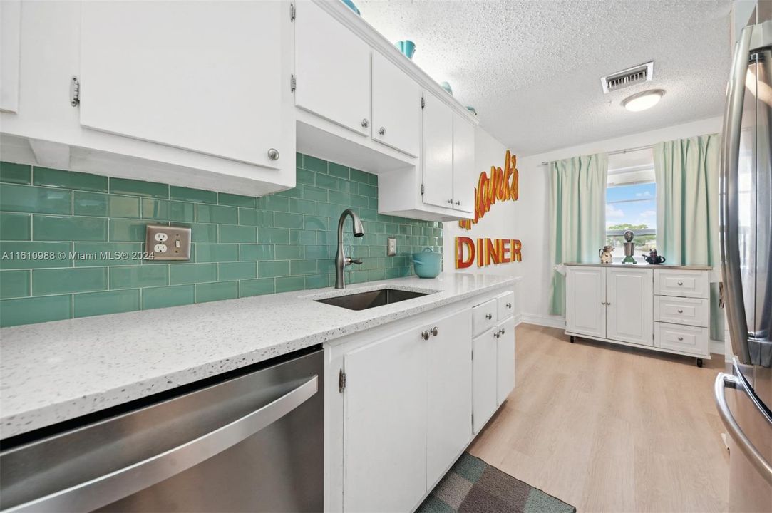For Sale: $219,000 (2 beds, 2 baths, 1167 Square Feet)