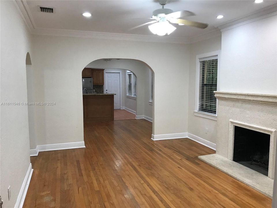 For Rent: $3,600 (3 beds, 1 baths, 1193 Square Feet)