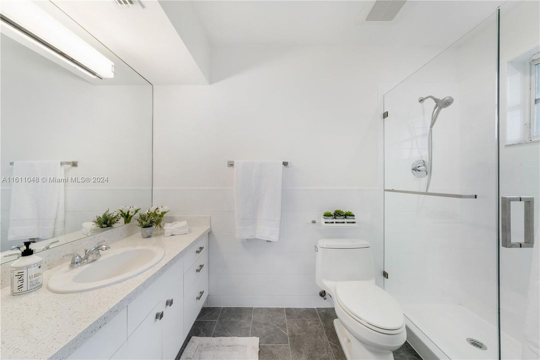 Active With Contract: $1,199,000 (3 beds, 2 baths, 1867 Square Feet)