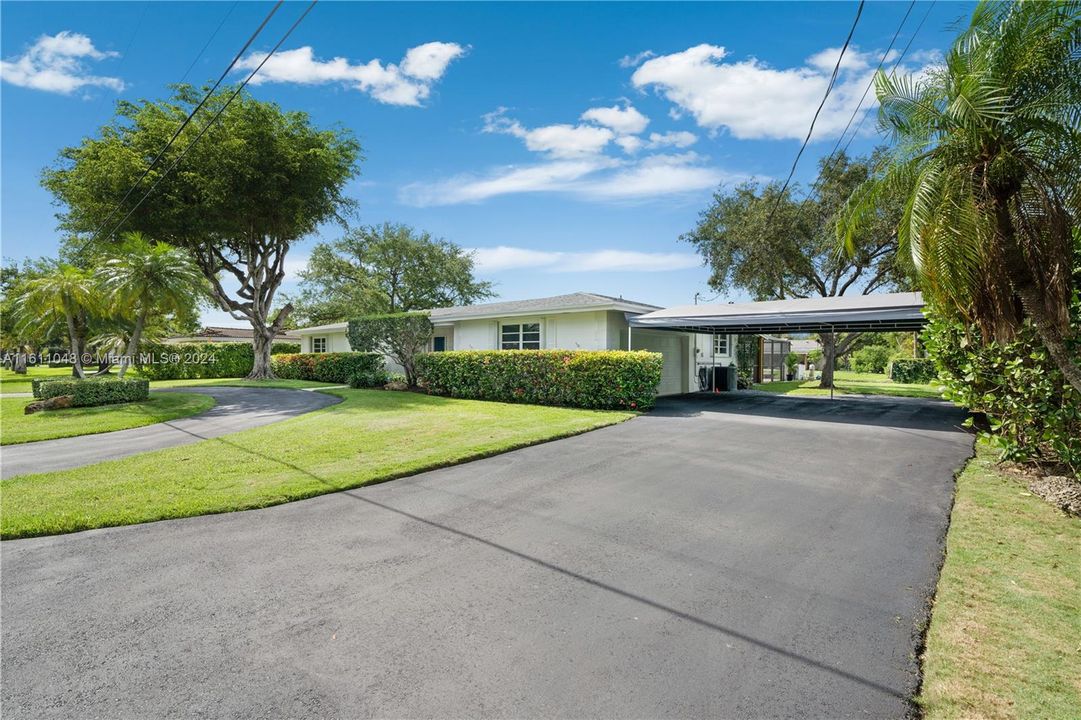 For Sale: $1,370,000 (3 beds, 2 baths, 1867 Square Feet)