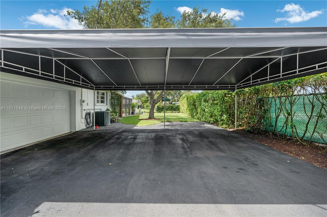 For Sale: $1,370,000 (3 beds, 2 baths, 1867 Square Feet)