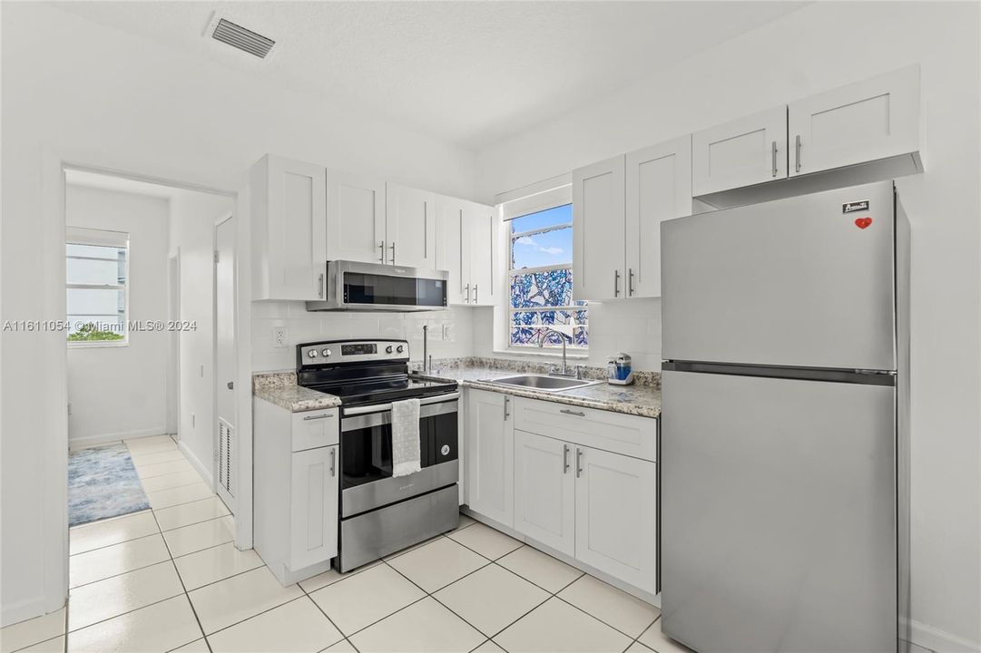 For Sale: $269,000 (1 beds, 1 baths, 395 Square Feet)