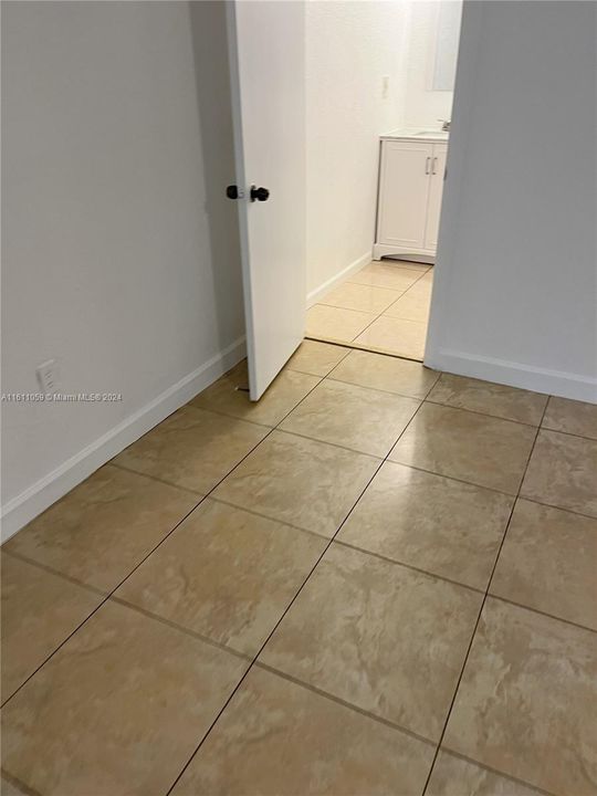 For Rent: $2,300 (2 beds, 2 baths, 1359 Square Feet)