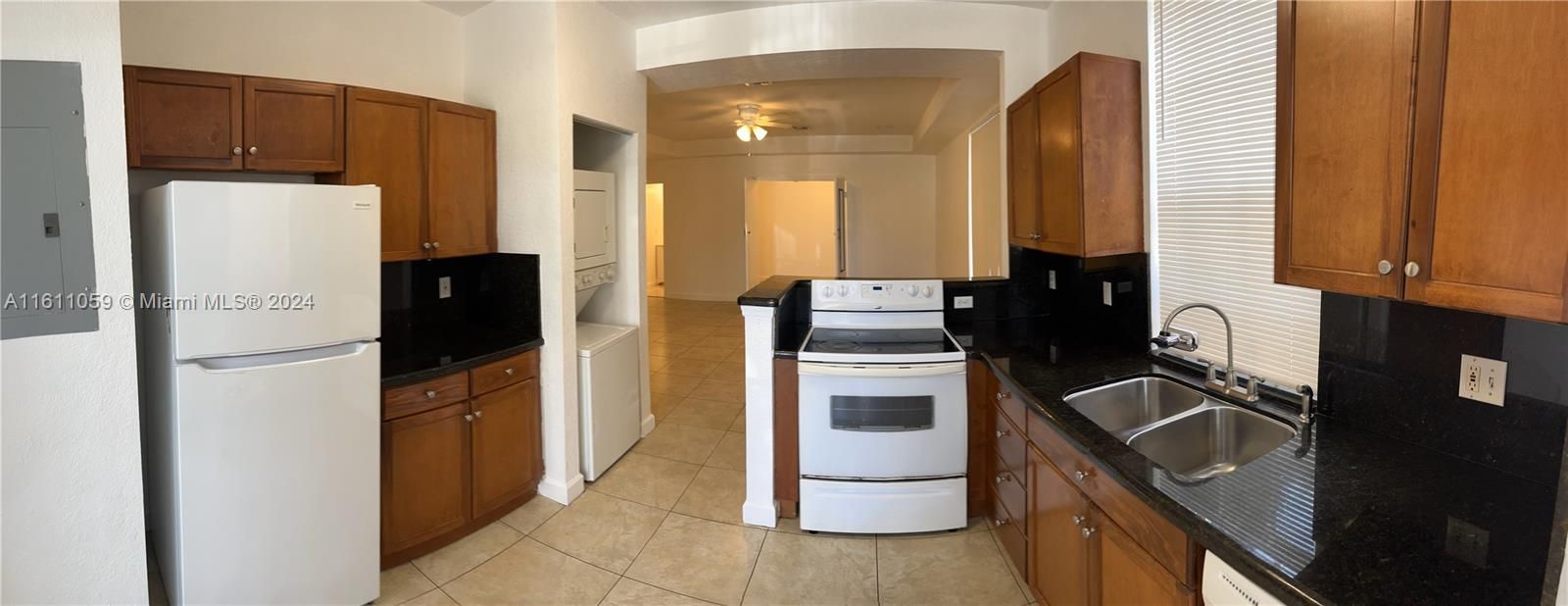 For Rent: $2,300 (2 beds, 2 baths, 1359 Square Feet)