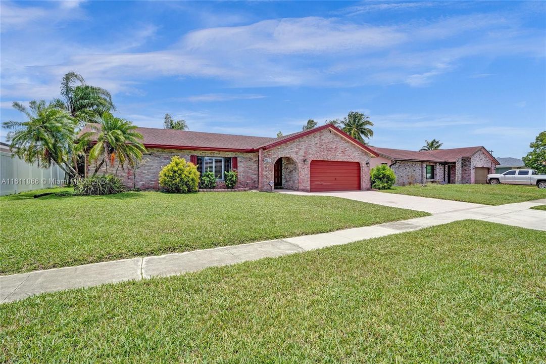 Active With Contract: $580,000 (4 beds, 2 baths, 2142 Square Feet)