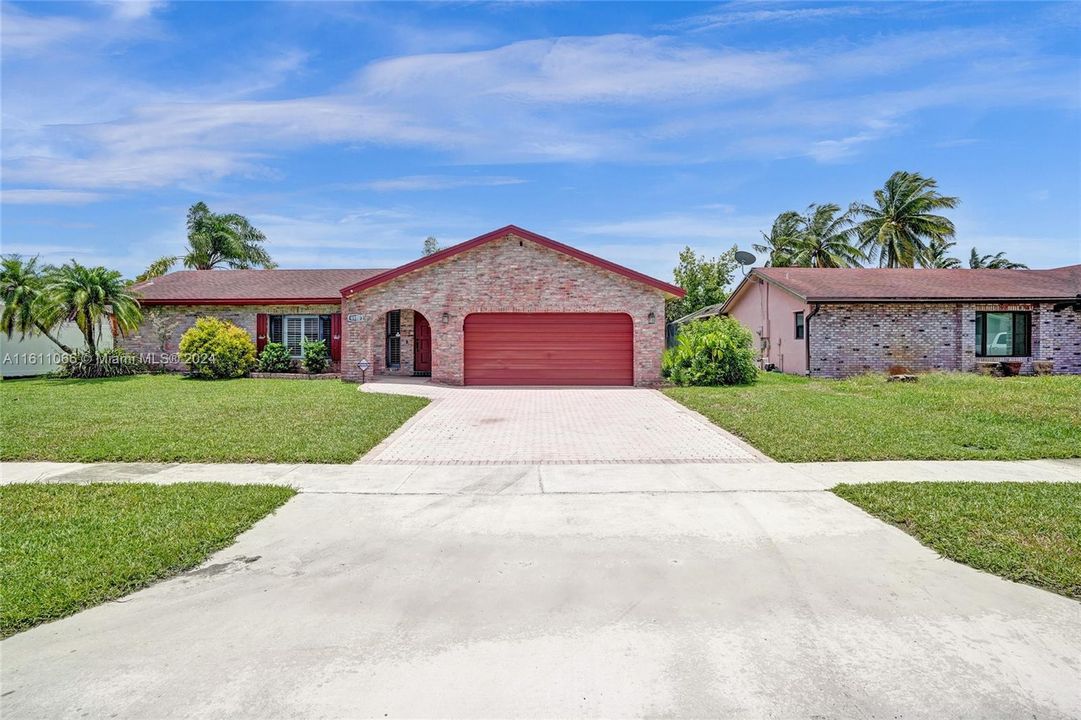 Active With Contract: $580,000 (4 beds, 2 baths, 2142 Square Feet)