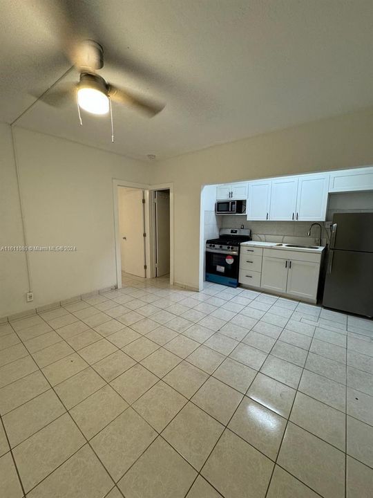 For Rent: $1,750 (1 beds, 1 baths, 2153 Square Feet)
