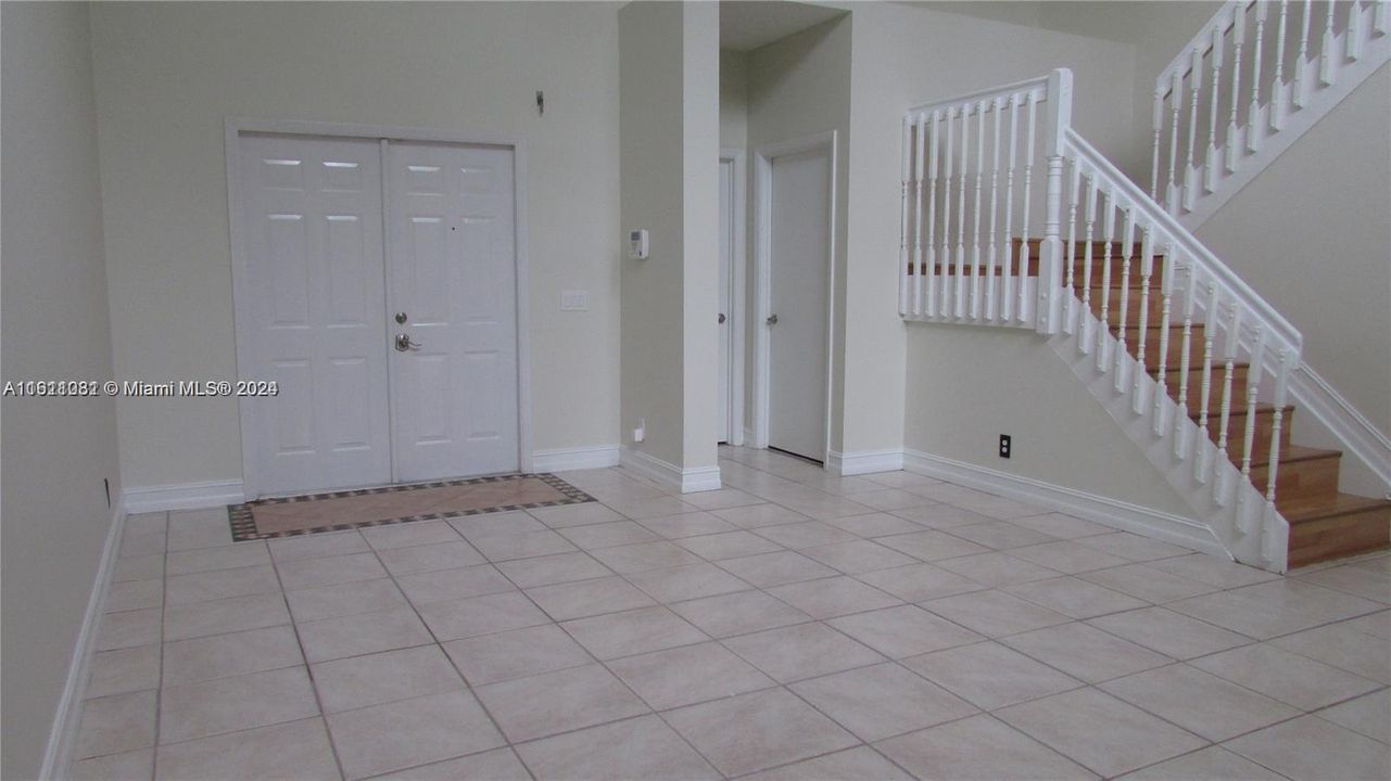 For Rent: $5,600 (4 beds, 3 baths, 2378 Square Feet)