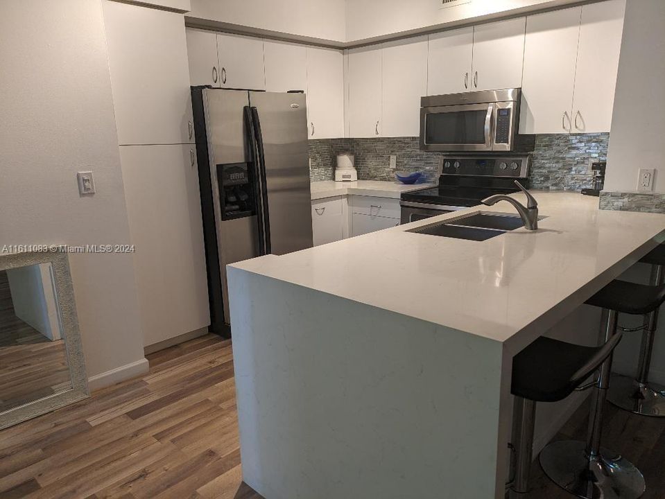 En Venta: $533,000 (2 camas, 2 baños, 1180 Pies cuadrados)