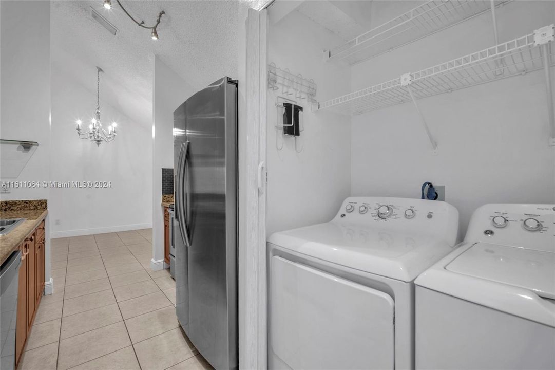 待售: $349,000 (3 贝兹, 2 浴室, 1190 平方英尺)
