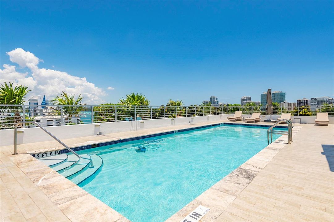 Roof top pool with stunning views