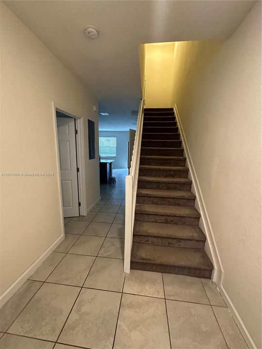 For Rent: $2,700 (3 beds, 2 baths, 1422 Square Feet)