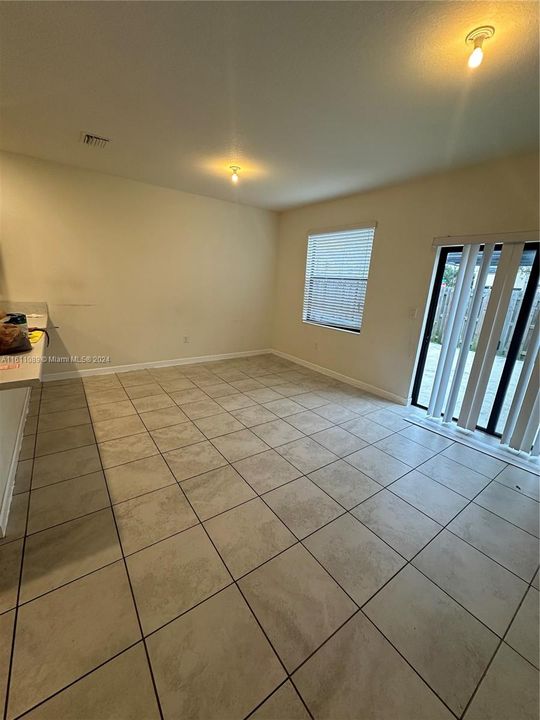 For Rent: $2,700 (3 beds, 2 baths, 1422 Square Feet)