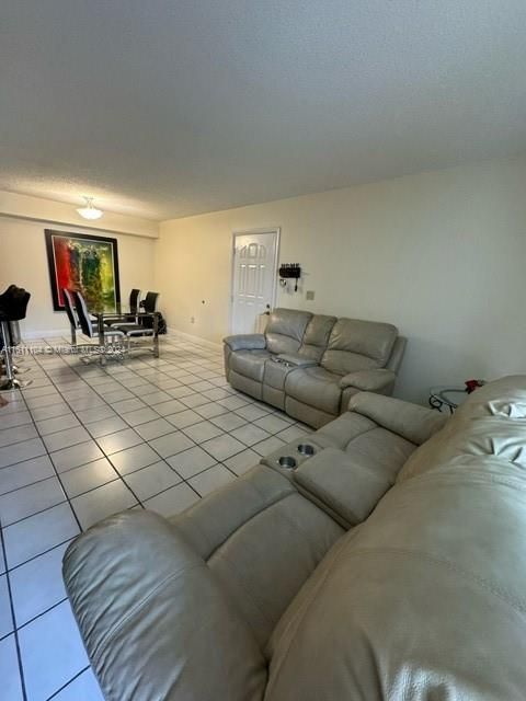 For Rent: $2,100 (2 beds, 2 baths, 1113 Square Feet)