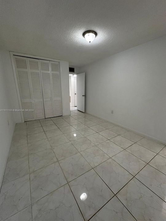 For Rent: $2,400 (2 beds, 2 baths, 857 Square Feet)