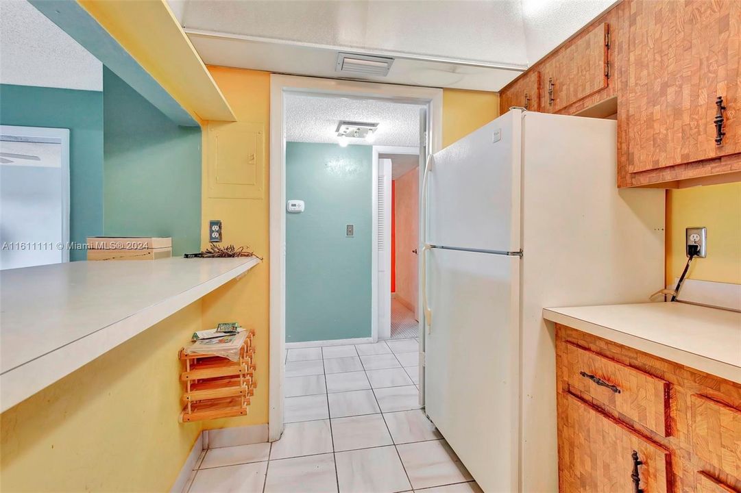 For Rent: $1,600 (1 beds, 1 baths, 783 Square Feet)