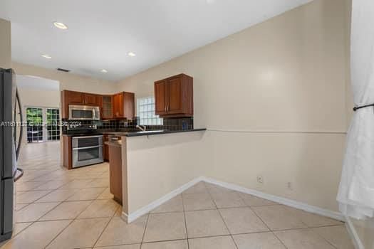 For Rent: $4,990 (3 beds, 2 baths, 2163 Square Feet)