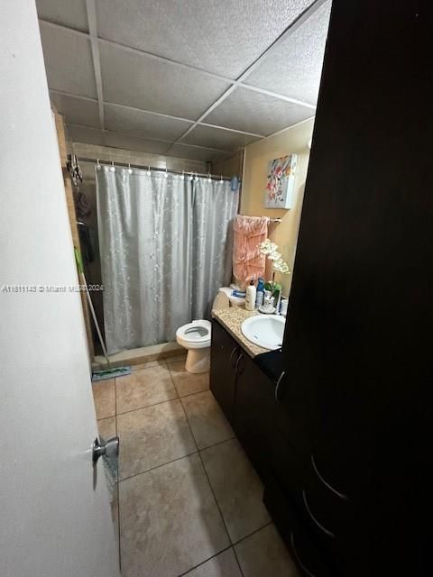 For Sale: $245,000 (2 beds, 1 baths, 820 Square Feet)