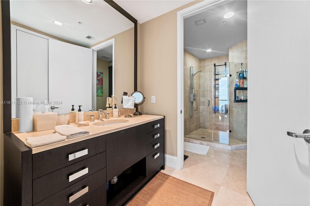 Recently Sold: $950,000 (1 beds, 1 baths, 958 Square Feet)